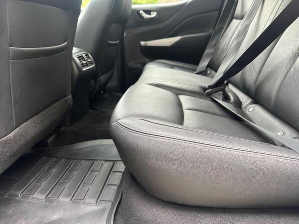 Nissan Navara 2.3 dCi Tekna Auto 4WD Euro 6 4dr