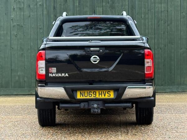 Nissan Navara 2.3 dCi Tekna 4WD Euro 6 (s/s) 4dr
