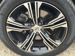 Volvo XC40 2.0 T4 Inscription Pro Auto Euro 6 (s/s) 5dr at 32th