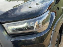 Toyota Hilux 2.8 D-4D Invincible X Auto 4WD Euro 6 (s/s) 4dr at 45th