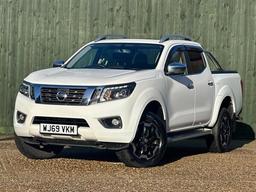 Nissan Navara 2.3 dCi Tekna 4WD Euro 6 (s/s) 4dr at 8th