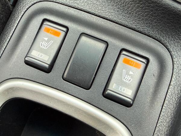 Nissan Navara 2.3 dCi Tekna 4WD Euro 6 (s/s) 4dr