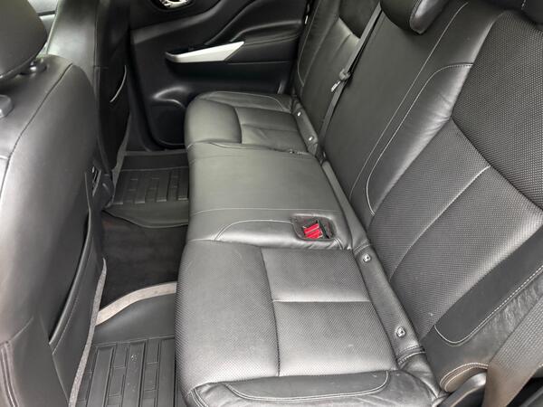 Nissan Navara 2.3 dCi Tekna Auto 4WD Euro 6 4dr