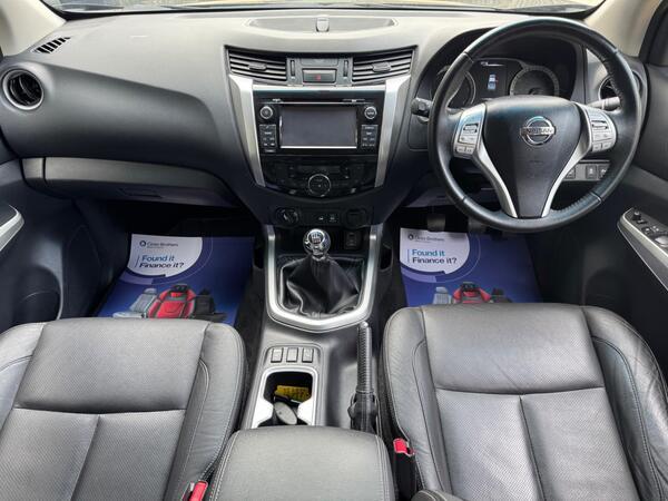 Nissan Navara 2.3 dCi Tekna 4WD Euro 6 (s/s) 4dr