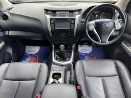 Nissan Navara 2.3 dCi Tekna 4WD Euro 6 (s/s) 4dr at 4th