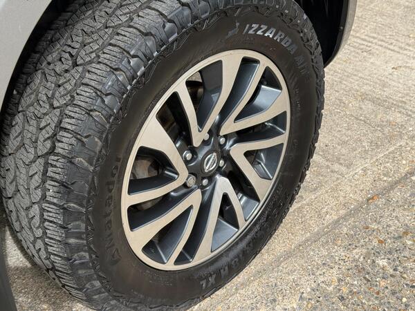 Nissan Navara 2.3 dCi Tekna Auto 4WD Euro 6 4dr