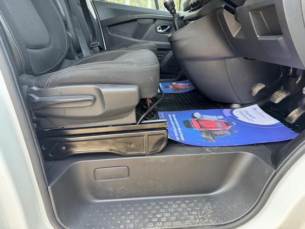 Nissan Primastar 2.0 dCi 30 Tekna L2 H1 Euro 6 (s/s) 5dr