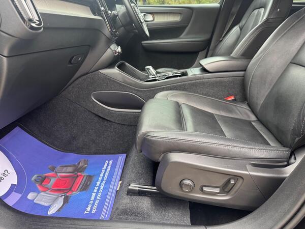 Volvo XC40 2.0 T4 Inscription Pro Auto Euro 6 (s/s) 5dr