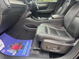 Volvo XC40 2.0 T4 Inscription Pro Auto Euro 6 (s/s) 5dr at 41th