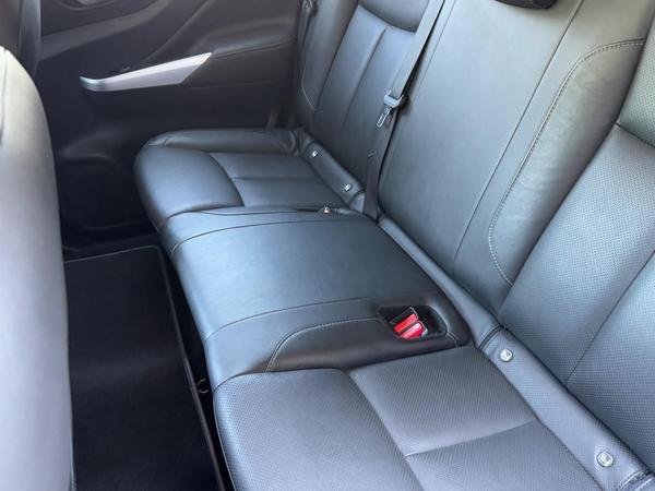 Nissan Navara 2.3 dCi Tekna Auto 4WD Euro 6 4dr
