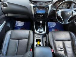 Nissan Navara 2.3 dCi Tekna Auto 4WD Euro 6 4dr at 13th
