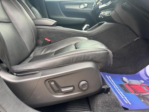 Volvo XC40 2.0 T4 Inscription Pro Auto Euro 6 (s/s) 5dr