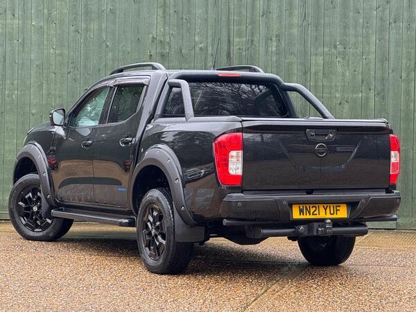 Nissan Navara 2.3 dCi N-Guard Auto 4WD Euro 6 4dr