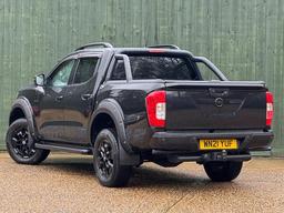 Nissan Navara 2.3 dCi N-Guard Auto 4WD Euro 6 4dr at 10th