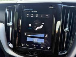 Volvo XC60 2.0 D4 R-Design Auto Euro 6 (s/s) 5dr at 15th