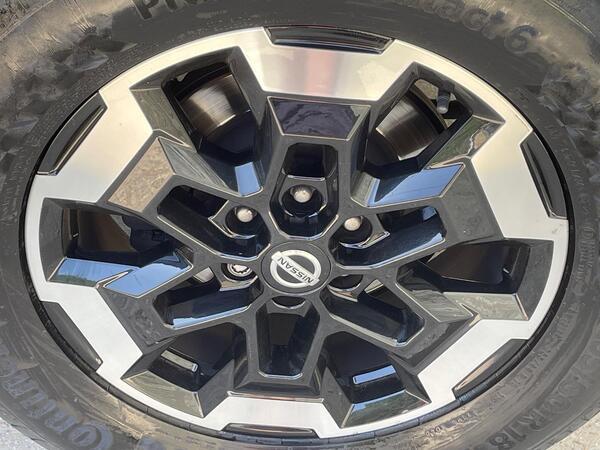 Nissan Navara 2.3 dCi Tekna 4WD Euro 6 (s/s) 4dr