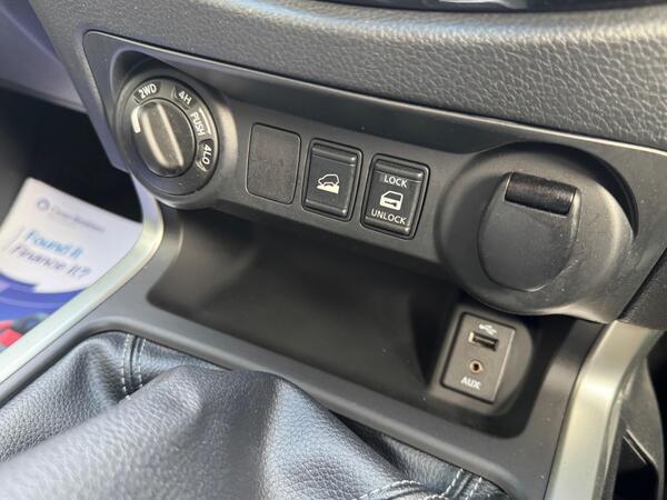 Nissan Navara 2.3 dCi Acenta+ 4WD Euro 6 (s/s) 4dr