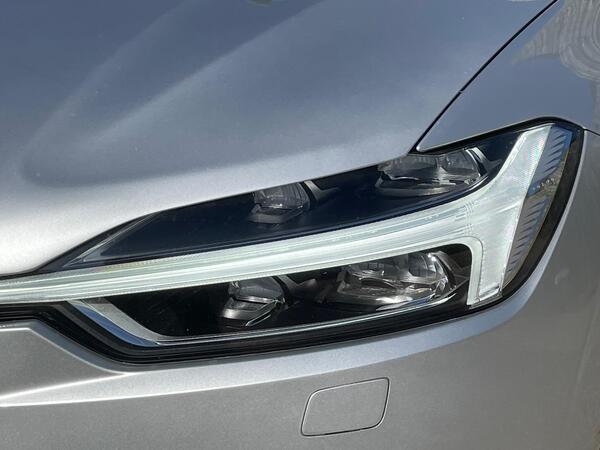 Volvo XC60 2.0 B5 MHEV R-Design Pro Auto Euro 6 (s/s) 5dr