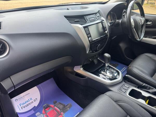 Nissan Navara 2.3 dCi N-Guard Auto 4WD Euro 6 4dr