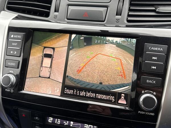 Nissan Navara 2.3 dCi N-Guard Auto 4WD Euro 6 4dr