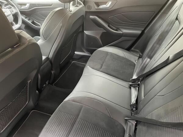 Ford Focus 2.3T EcoBoost ST Euro 6 (s/s) 5dr