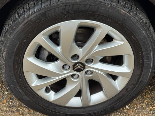 Citroen Dispatch 1.5 BlueHDi 1000 Enterprise Pro XS FWD 1 Euro 6 (s/s) 6dr