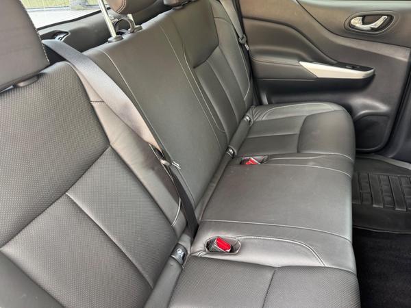 Nissan Navara 2.3 dCi Tekna Auto 4WD Euro 6 4dr
