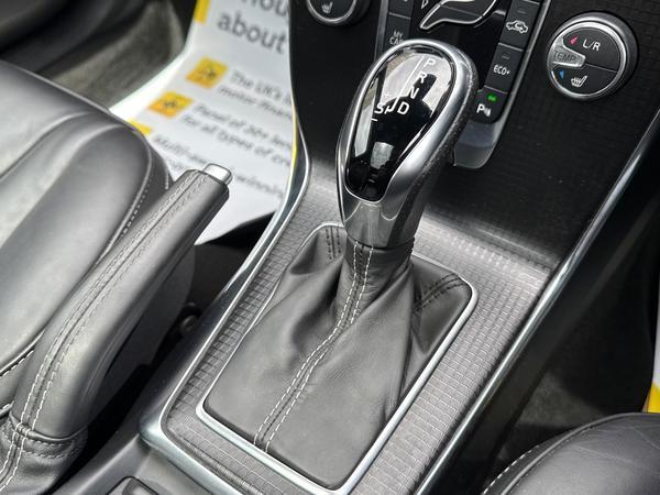Volvo V40 2.0 D3 R-Design Edition Auto Euro 6 (s/s) 5dr