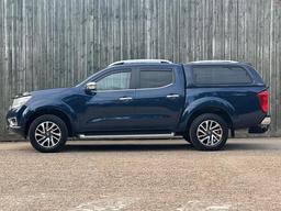 Nissan Navara 2.3 dCi Tekna 4WD Euro 6 (s/s) 4dr at 11th
