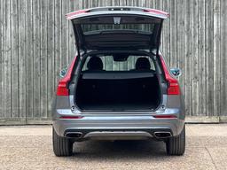 Volvo XC60 2.0 T5 R-Design Auto AWD Euro 6 (s/s) 5dr at 27th