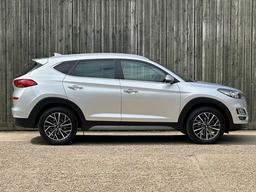Hyundai TUCSON 1.6 GDi Premium Euro 6 (s/s) 5dr at 8th