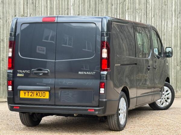 Renault Trafic 2.0 dCi ENERGY 30 Sport Nav Crew Van LWB Euro 6 (s/s) 6dr