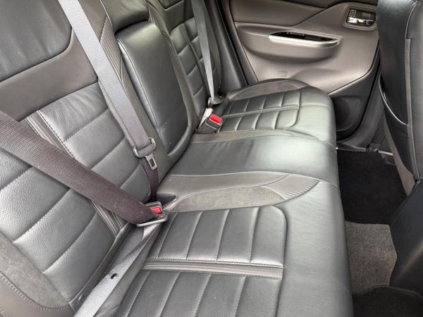 Mitsubishi L200 2.4 DI-D DC Barbarian Black Auto 4WD Euro 6 4dr (Roll Top)