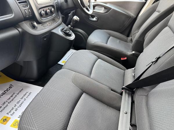 Renault Trafic 2.0 dCi ENERGY 28 Sport SWB Standard Roof Euro 6 (s/s) 5dr