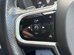Volvo XC60 2.0 T5 R-Design Auto AWD Euro 6 (s/s) 5dr at 36th