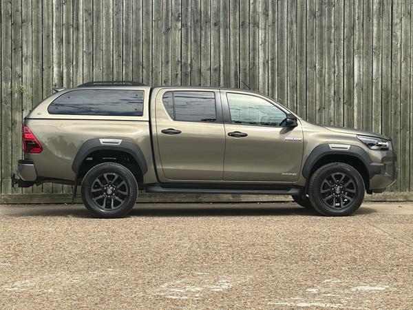 Toyota Hilux 2.8 D-4D Invincible X 4WD Euro 6 (s/s) 4dr