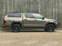 Toyota Hilux 2.8 D-4D Invincible X 4WD Euro 6 (s/s) 4dr at 13th