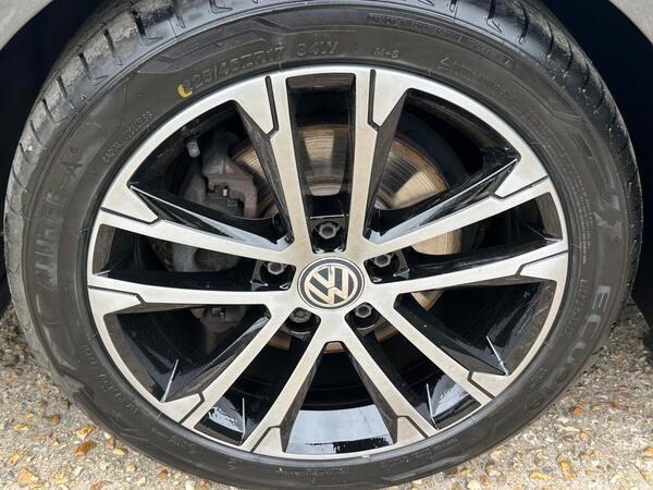 Volkswagen Golf 1.5 TSI EVO R-Line DSG Euro 6 (s/s) 5dr