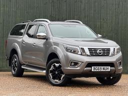 Nissan Navara 2.3 dCi Tekna Auto 4WD Euro 6 4dr at 0th