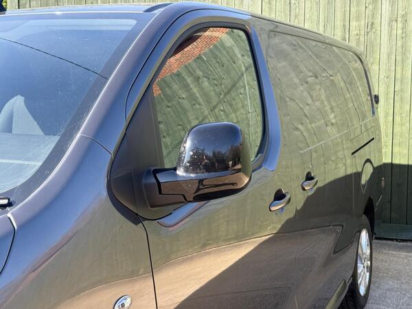 Vauxhall Vivaro 2.0 Turbo D 3100 Pro L2 H1 Euro 6 (s/s) 6dr