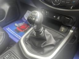 Nissan Navara 2.3 dCi N-Guard 4WD Euro 6 (s/s) 4dr at 38th