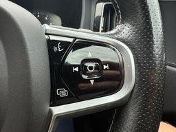 Volvo XC60 2.0 T5 R-Design Auto AWD Euro 6 (s/s) 5dr at 32th