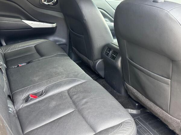 Nissan Navara 2.3 dCi Tekna 4WD Euro 6 (s/s) 4dr