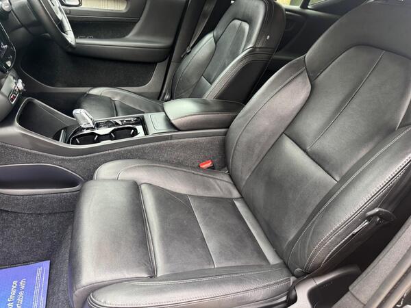 Volvo XC40 2.0 T4 Inscription Pro Auto Euro 6 (s/s) 5dr