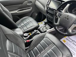 Mitsubishi L200 2.4 DI-D DC Barbarian Black Auto 4WD Euro 6 4dr (Roll Top) at 12th