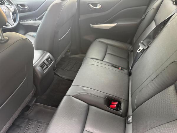 Nissan Navara 2.3 dCi Tekna Auto 4WD Euro 6 4dr