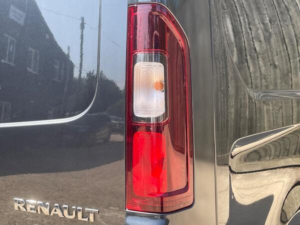 Renault Trafic 2.0 dCi ENERGY 30 Black Edition LWB Standard Roof Euro 6 (s/s) 5dr