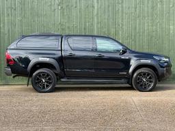 Toyota Hilux 2.8 D-4D Invincible X Auto 4WD Euro 6 (s/s) 4dr at 23th