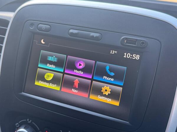 Renault Trafic 2.0 dCi ENERGY 30 Sport LWB Standard Roof Euro 6 (s/s) 5dr