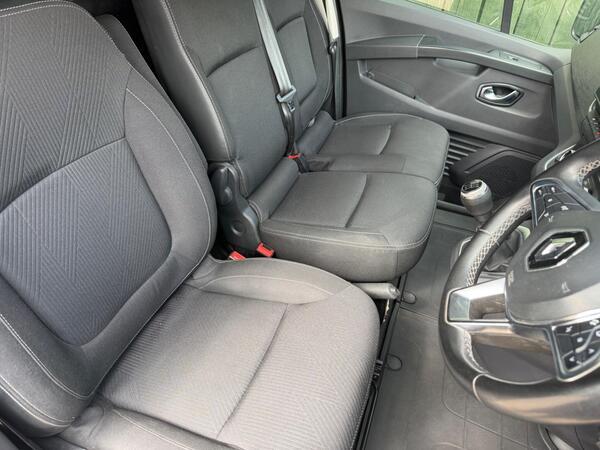 Renault Trafic 2.0 dCi Blue SL28 Sport+ L1 H1 Euro 6 (s/s) 5dr